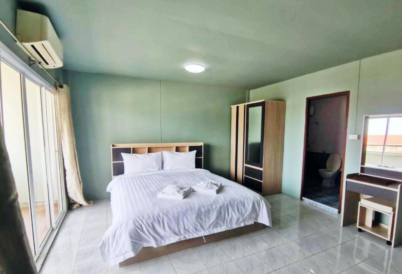4 Palms Hotel Pratumanak Pattaya Extérieur photo